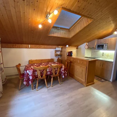 Spacieux Avec Balcon Et Wifi à - Fr-1-693-41 Appartement